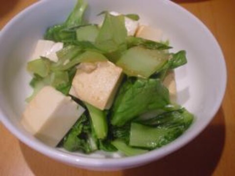 チンゲンサイと豆腐の炒め物